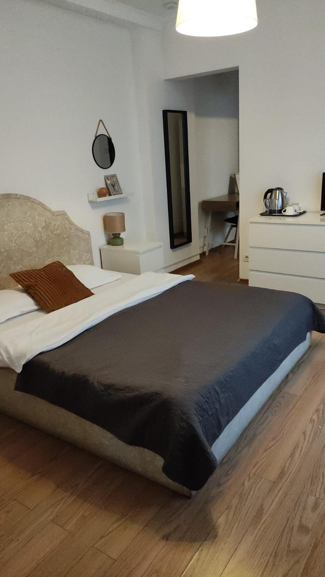 Guesthouse Smart Bucureşti Ngoại thất bức ảnh